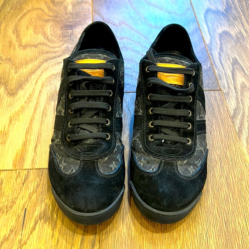 Men’s Louis Vuitton Black Sneakers - Picture 2 of 13
